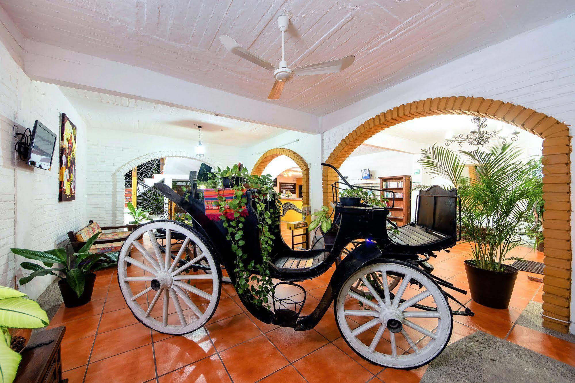 Hotel Hacienda De Vallarta Centro Пуэрто-Вальярта Экстерьер фото